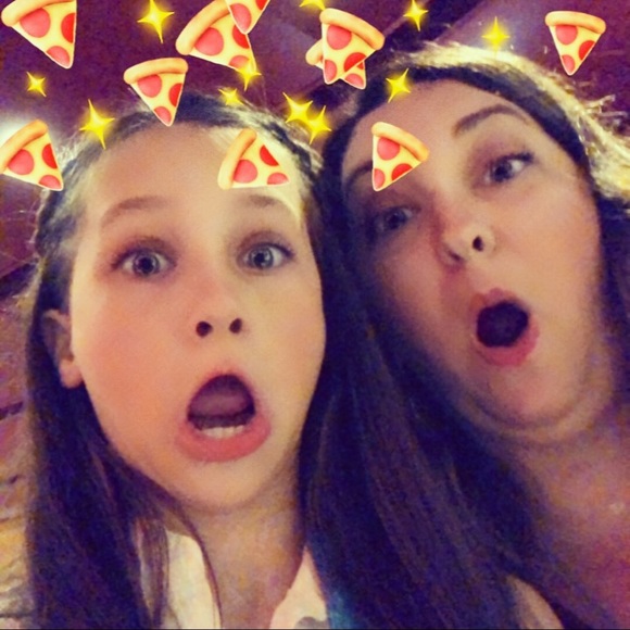 Meet your Posher, Kim - Picture 5 of 8